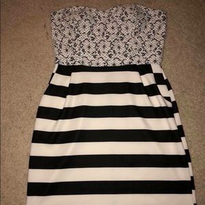 SOLD 🙈 Black and white striped dress